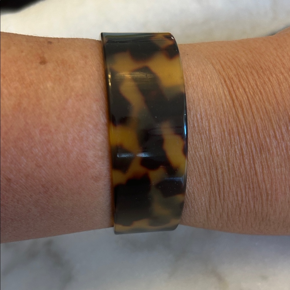 Ralph Lauren Resin Tortoise Shell Patterned Cuff Bracelet.